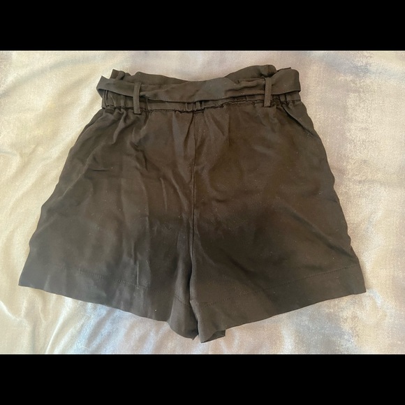 H&M Black Paper Bag Shorts | LN - Picture 6 of 7